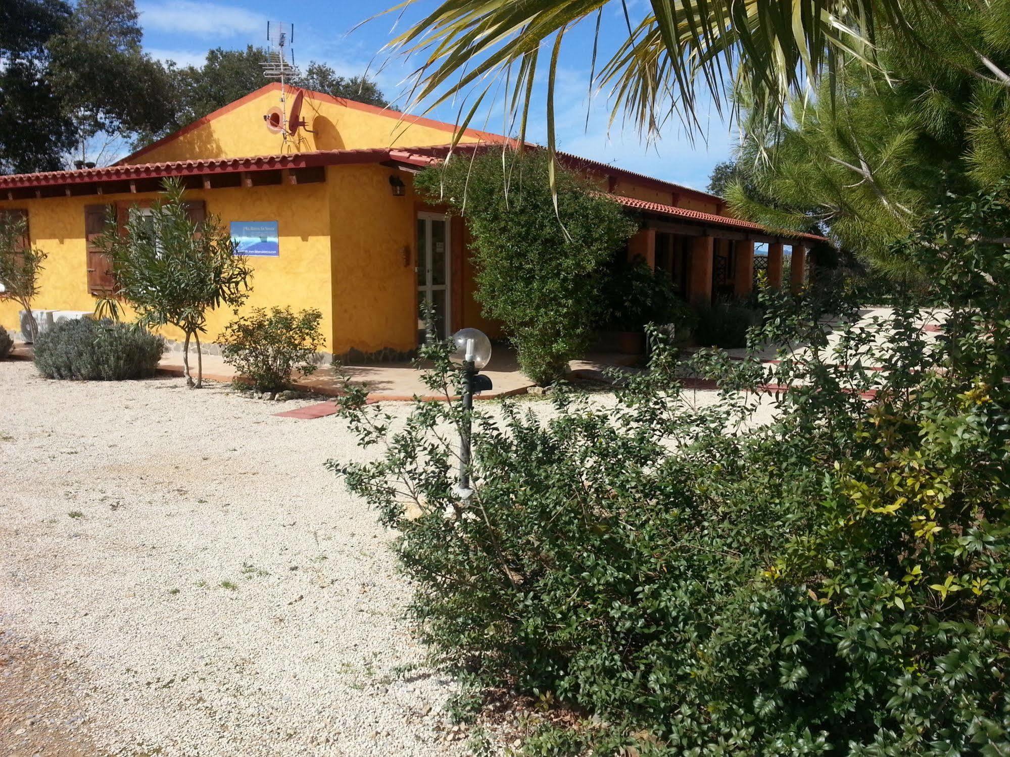 Agriturismo La Barca In Secca Olmedo Eksteriør billede
