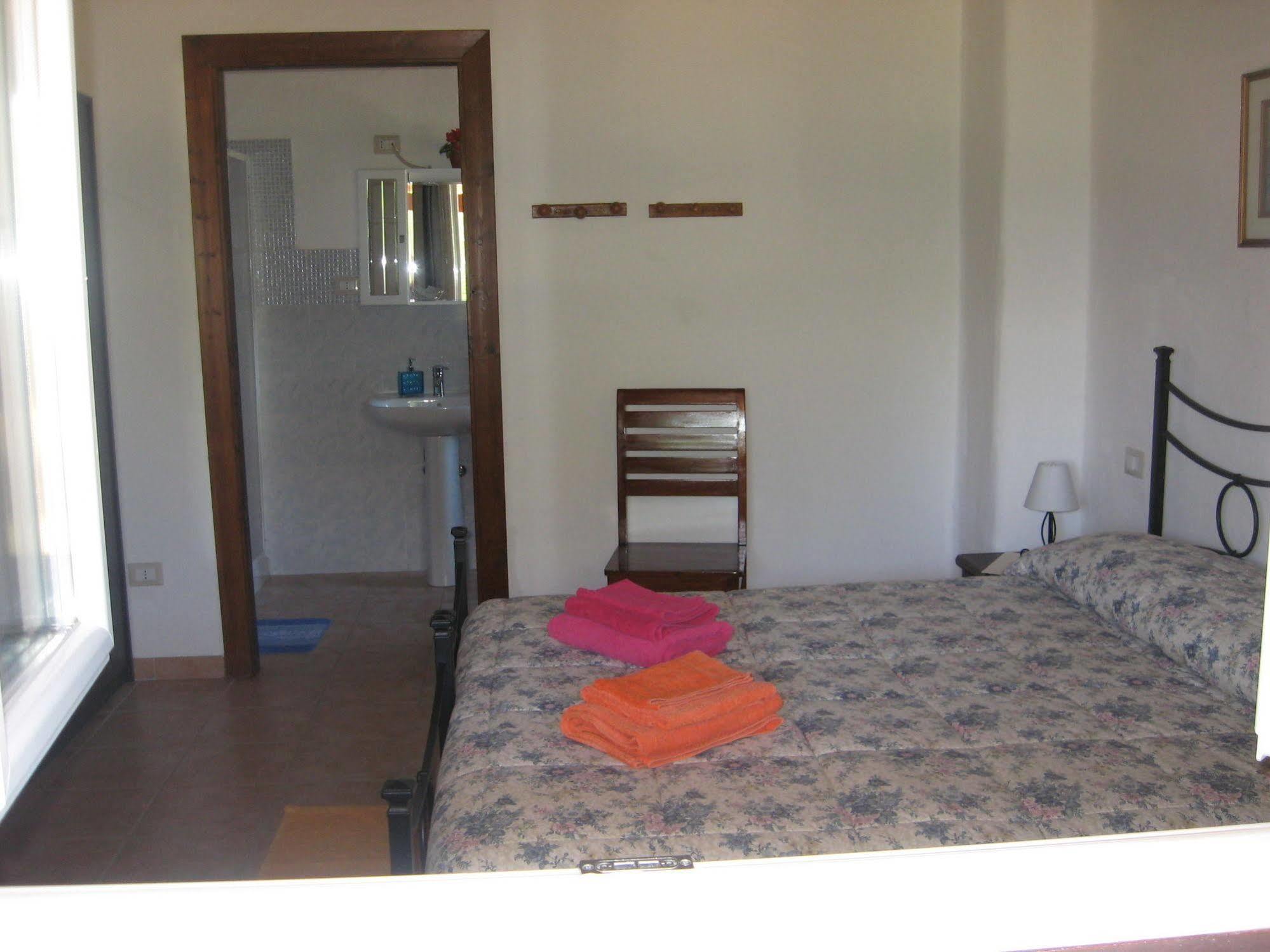 Agriturismo La Barca In Secca Olmedo Eksteriør billede