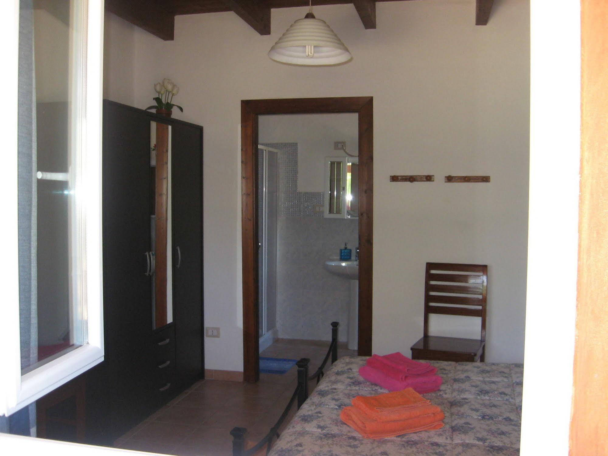 Agriturismo La Barca In Secca Olmedo Eksteriør billede